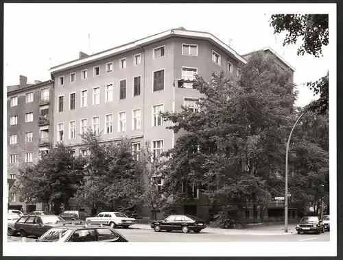 Fotografie K.P. Petersen, Berlin, Ansicht Berlin-Schöneberg, Lützowufer Ecke Genthiner Strasse, Eckhaus, 30 x 23cm