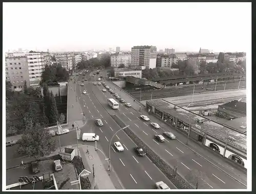 Fotografie K.P. Petersen, Berlin, Ansicht Berlin-Halensee, Kurfürstendamm - Schwarzbacher Brücke & S-Bahnhof Halensee