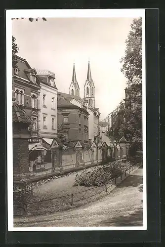 AK Hof a.d. Saale, Partie in der Lorenzstrasse mit Kirche