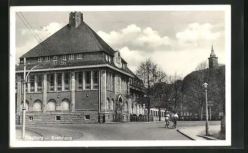 AK Siegburg, Kreishaus mit Radfahrern