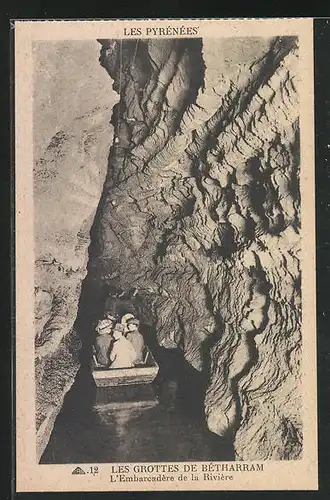 AK Lestelle-Bétharram, Les Pyrénées, Les Grottes de Bétharram, L`Embarcadère de la Rivière