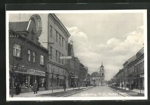 AK Lundenburg, Blick in die Konrad-Henlein-Strasse, Handlung von Josef Drescher und Kirche