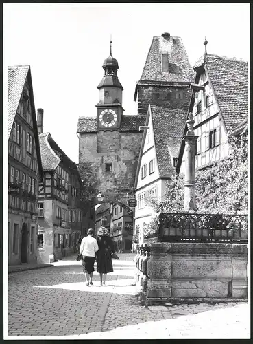 Fotografie Thomas A. Müller, Ammersbek, Ansicht Rothenburg o.d.T., Strassenansicht mit Gasthaus und Hotel Markus-Turm