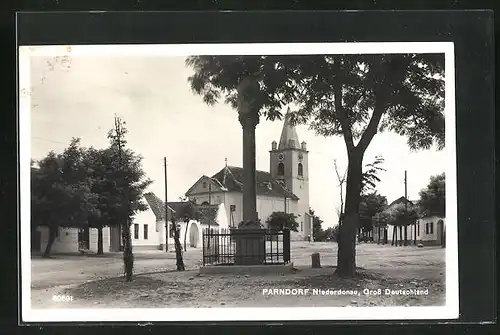 AK Parndorf, Platz gross Deutschland mit Kirche