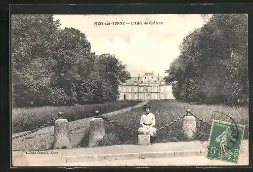 AK Misy-sur-Yonne, L`Allée du Château