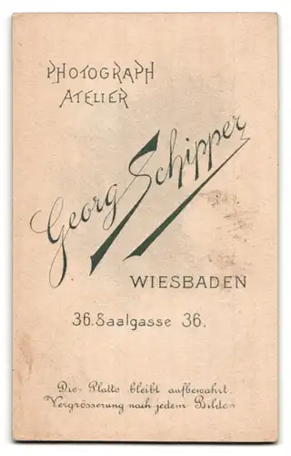 Fotografie Georg Schipper, Wiesbaden, Saalgasse 36, Portrait eleganter Herr mit Oberlippenbart