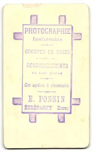 Fotografie E. Ponsin, Étrépagny /Eure, Portrait kleines Mädchen im weissen Kleid