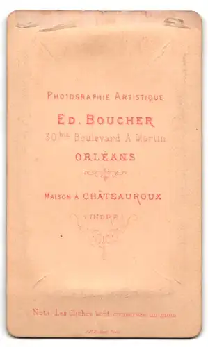 Fotografie Ed. Boucher, Orléans, 30 bis, Boulevard A. Martin, Portrait junge Dame in modischer Kleidung