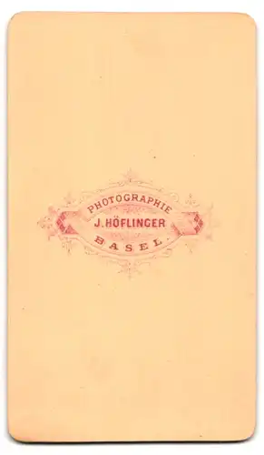 Fotografie J. Höflinger, Basel, Portrait modisch gekleideter Herr mit Zwirbelbart