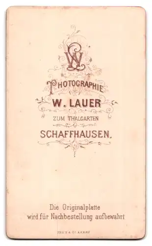 Fotografie W. Lauer, Schaffhausen, Portrait junge Dame mit hochgestecktem Haar