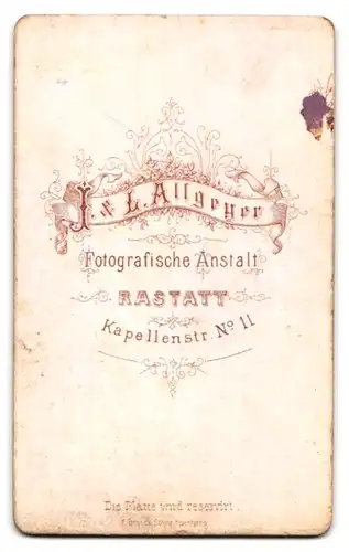 Fotografie J. & L. Allgeyer, Rastatt, Kapellenstrasse 11, Portrait junger Mann in modischer Kleidung