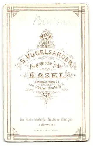 Fotografie S. Vogelsanger, Basel, Leonhardsgraben 23, junger Mann mit pomadisiertem Haar