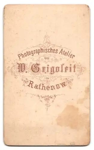 Fotografie W. Grigoleit, Rathenow, Matrone mit strenger Frisur