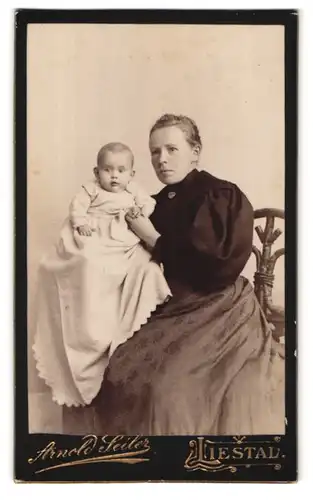 Fotografie Arnold Seiler, Liestal, Mutter mit dem Kinde