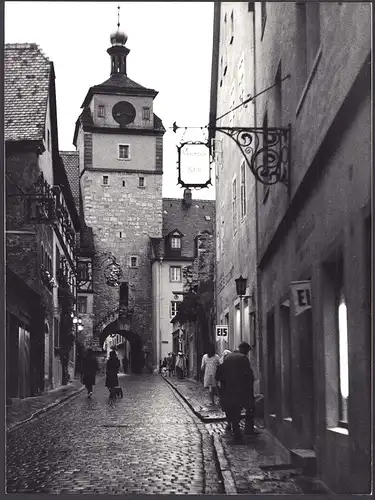 Fotografie Thomas A. Müller, Ammersbek, Ansicht Rothenburg o.d.T., Georgengasse und Weisser Turm, Grossformat 29 x 38cm