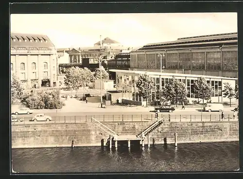 AK Berlin, moderne Architektur, am S-Bahnhof Friedrichstrasse