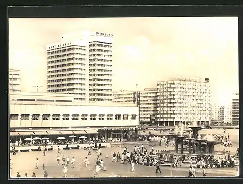 AK Berlin, moderne Architektur, Blick auf den Alexanderplatz, der Alexgrill und die Zillestube, das Reisebüro