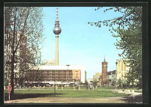 AK Berlin, moderne Architektur, Palast der Republik, Fernseh- und UKW-Turm der Deutschen Post