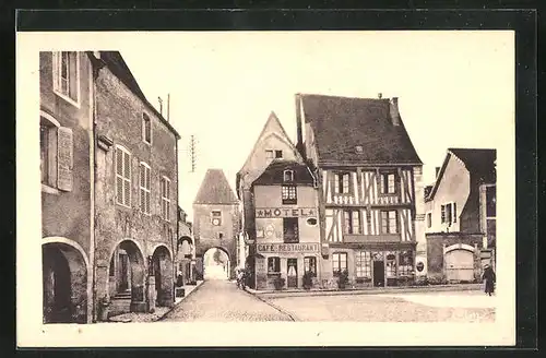 AK Noyers-sur-Serein, Porte de Ville et Hotel de l'Etoile