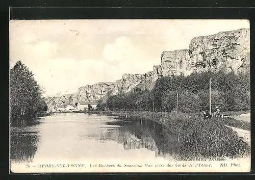 AK Merry-sur-Yonne, Les Roches du Saussois, Vue prise des bords de l`Yonne