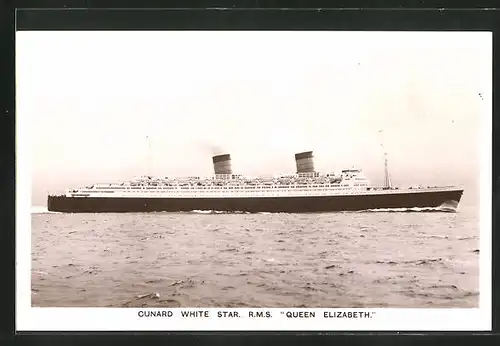 AK Passagierschiff R.M.S. Queen Elizabeth auf hoher See