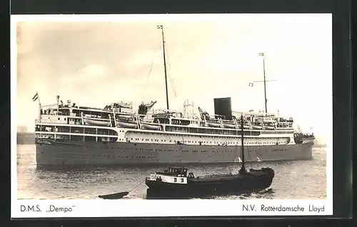 AK Passagierschiff D.M.S. Dempo bei der Hafeneinfahrt