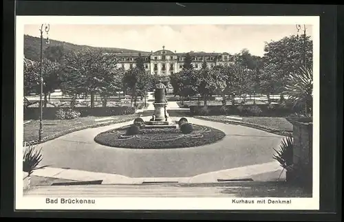 AK Brückenau, Kurhaus mit Denkmal
