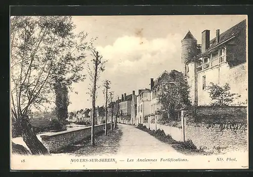 AK Noyers-sur-Serein, les Anciens Fortifications