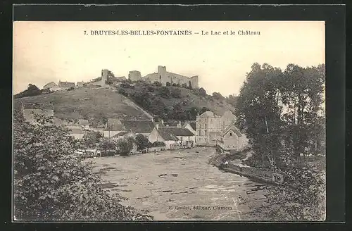 AK Druyes-les-Belles-Fontaines, le Lac et le Chateau