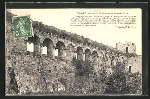 AK Druyes-les-Belles-Fontaines, Ruines de la Grande Salle