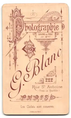 Fotografie G. Blanc, Paris, 222 Rue St. Antoine, Portrait bildschönes kleines Mödchen mit Blumenkörbchen