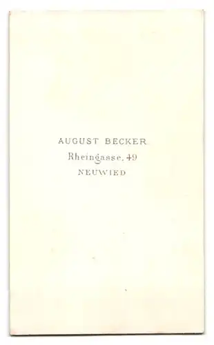 Fotografie A. Becker, Neuwied, Rheingasse 49, Portrait betagter Herr mit grauem Bart und Haar