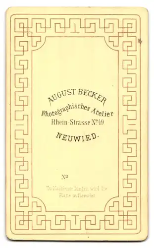 Fotografie August Becker, Neuwied, Rheinstr. 49, Portrait bildschöne Dame mit zurückgebundenem Haar