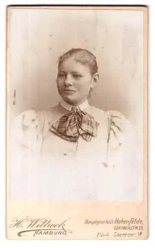Fotografie H. Wittrock, Hamburg-Hohenfelde, Güntherstrasse 73, Portrait junge Dame mit zurückgebundenem Haar