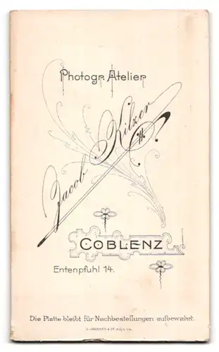 Fotografie Jacob Kilzer, Coblenz, Entenpfuhl 14, Portrait bürgerliche Dame mit zwei kleinen Jungen