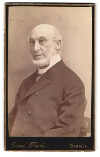 Fotografie Emil Flasche, Barmen, Heckinghauser-Strasse 25, Portrait älterer Herr im Anzug mit Bart
