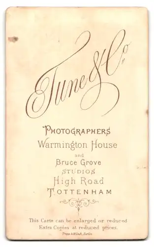 Fotografie Tune & Co, Tottenham, High Road, Portrait Eleganter Herr im Anzug