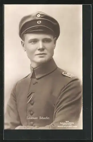 Foto-AK Sanke Nr.: 507, Leutnant Schaefer in Uniform mit eingesteckten Orden