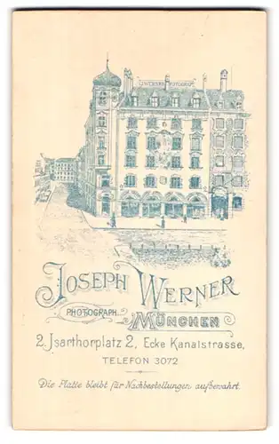 Fotografie Joseph Werner, München, Isartorplatz 2, Ansicht München, Geschäft d. Fotografen Werner, vorder. Herr mit Bart