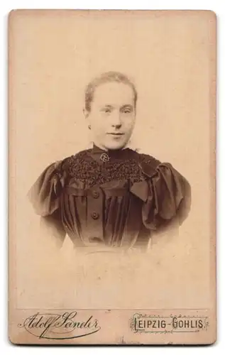 Fotografie Adolf Sander, Leipzig-Gohlis, Leipzigerstr. 12, Ansicht Leipzig-Gohlis, Photoatelier Sander, vord. junge Frau