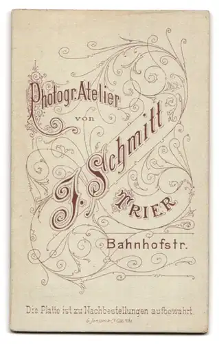 Fotografie J. Schmitt, Trier, Bahnhofstr., Portrait Knabe mit Bibel im Arm zur Erstkommunion