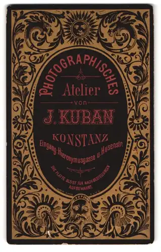 Fotografie J. Kuban, Konstanz, Husenstr., rück. Reklame Photoatelier Kuban in floralem Motiv, vord. Porträt Kleinkind