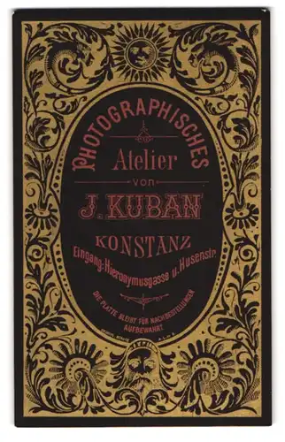 Fotografie J. Kuban, Konstanz, Husenstr., rück. Reklame Photoatelier Kuban in floralem Motiv, vor. Porträt süsses Mädchen