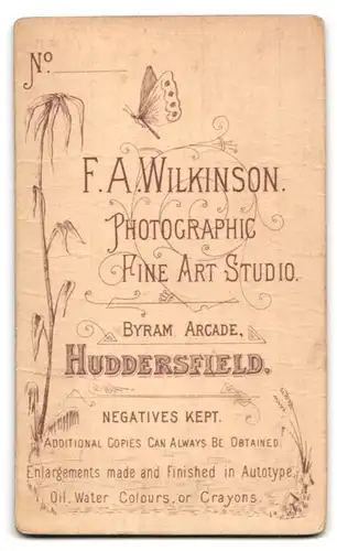 Fotografie F. A. Wilkinson, Huddersfield, Byram Arcade, Portrait junger Herr in modischer Kleidung