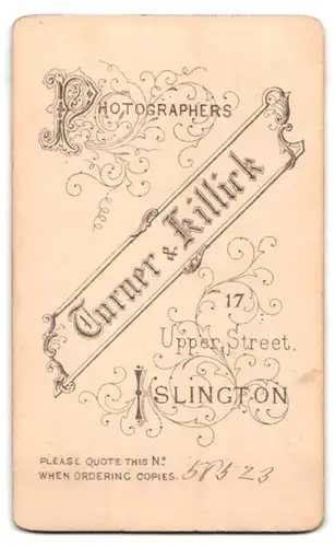 Fotografie Turner & Killick, Islington-N, 17, Upper St., Portrait bürgerliche Dame und kleines Mädchen mit Korb