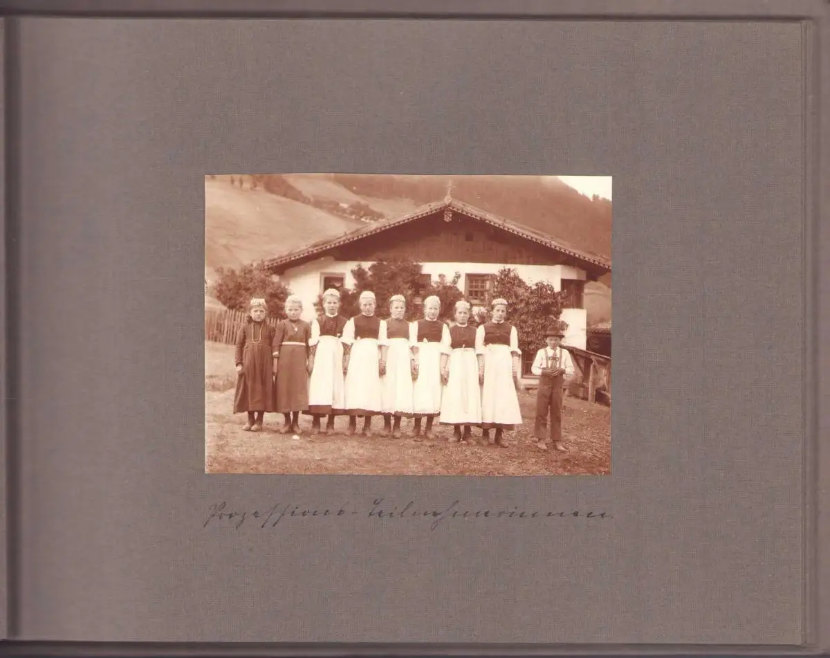 Fotoalbum 36 Fotografien Österreich-Tirol 1925, Ansicht Neustift, Einheimische in Tracht, Alpenpanorama, Berg-Massiv 13