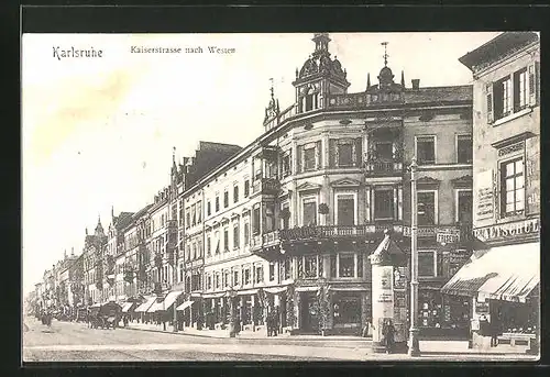 AK Karlsruhe, Kaiserstrasse mit Geschäften nach Westen