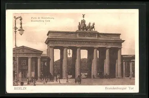 AK Berlin, Brandenburger Tor im Sonnenschein