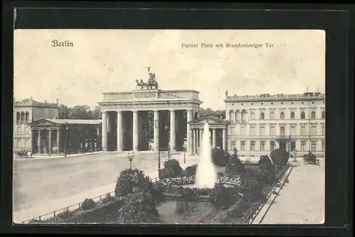 AK Berlin, Pariser Platz mit Brandenburger Tor