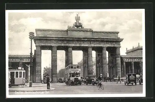 AK Berlin, Verkehr am Brandenburger Tor